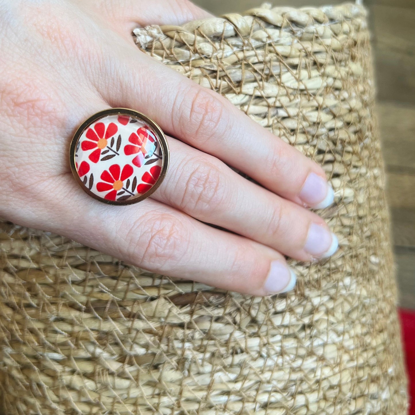 Bague motif japonisant rouge et beige