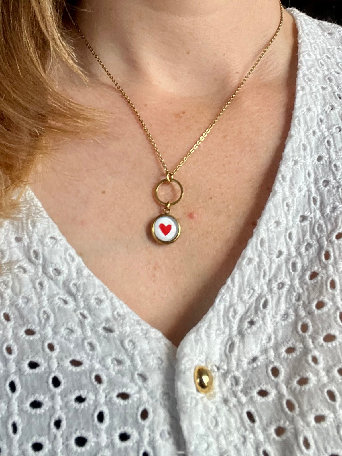 Collier délicat coeur rouge