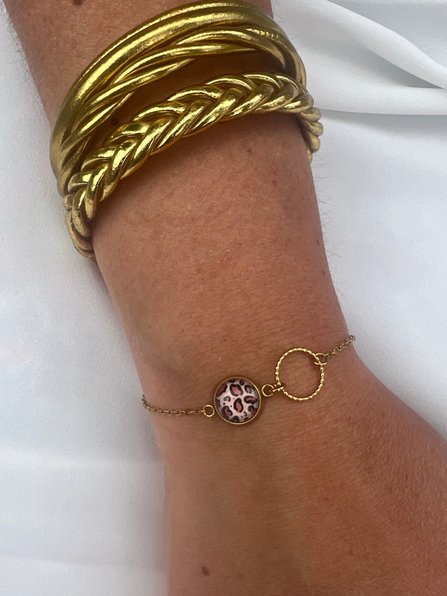 Minimalist leopard print bracelet, Golden or Silver Finish
