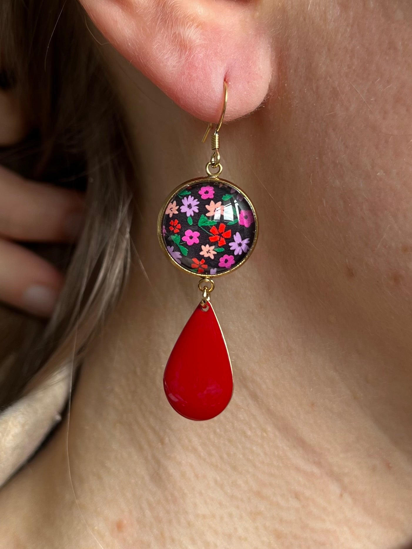 Pink and red Flowers Earrings, red Enamel, Golden or Silver Finish