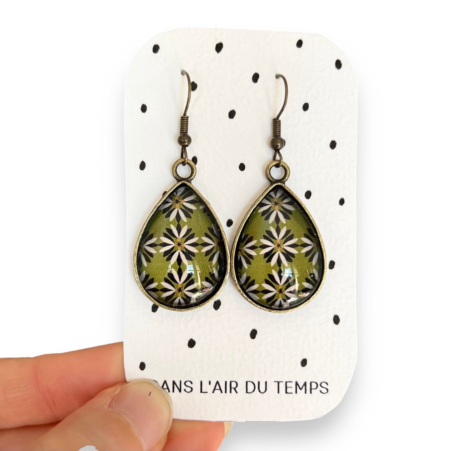 Green and beige Teardrop earrings 