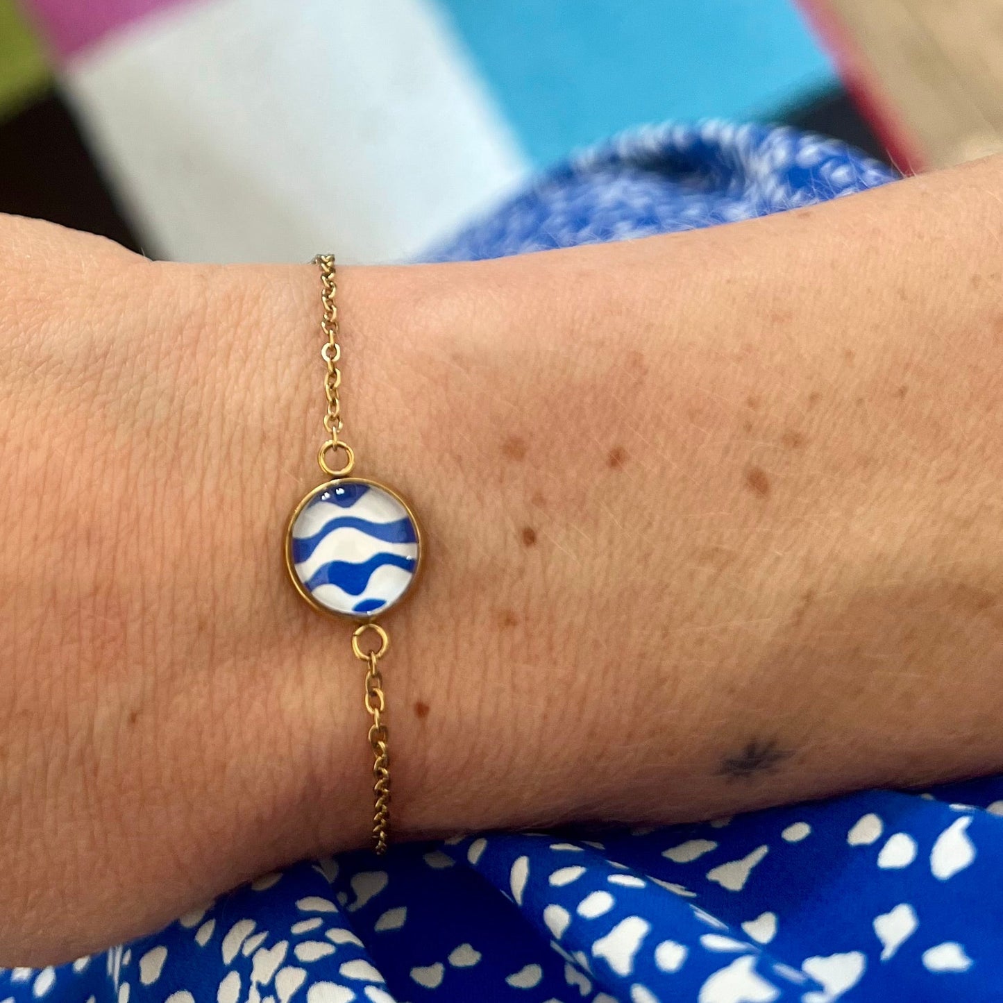 Blue and White Wavy bracelet, golden or silver finish