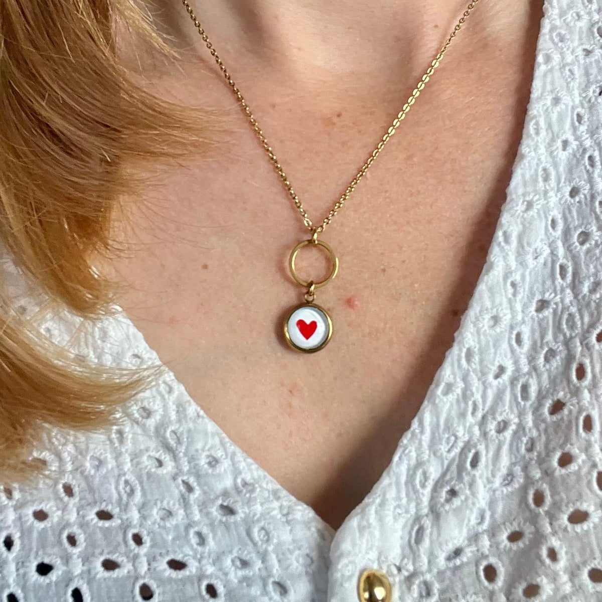 Collier délicat coeur rouge