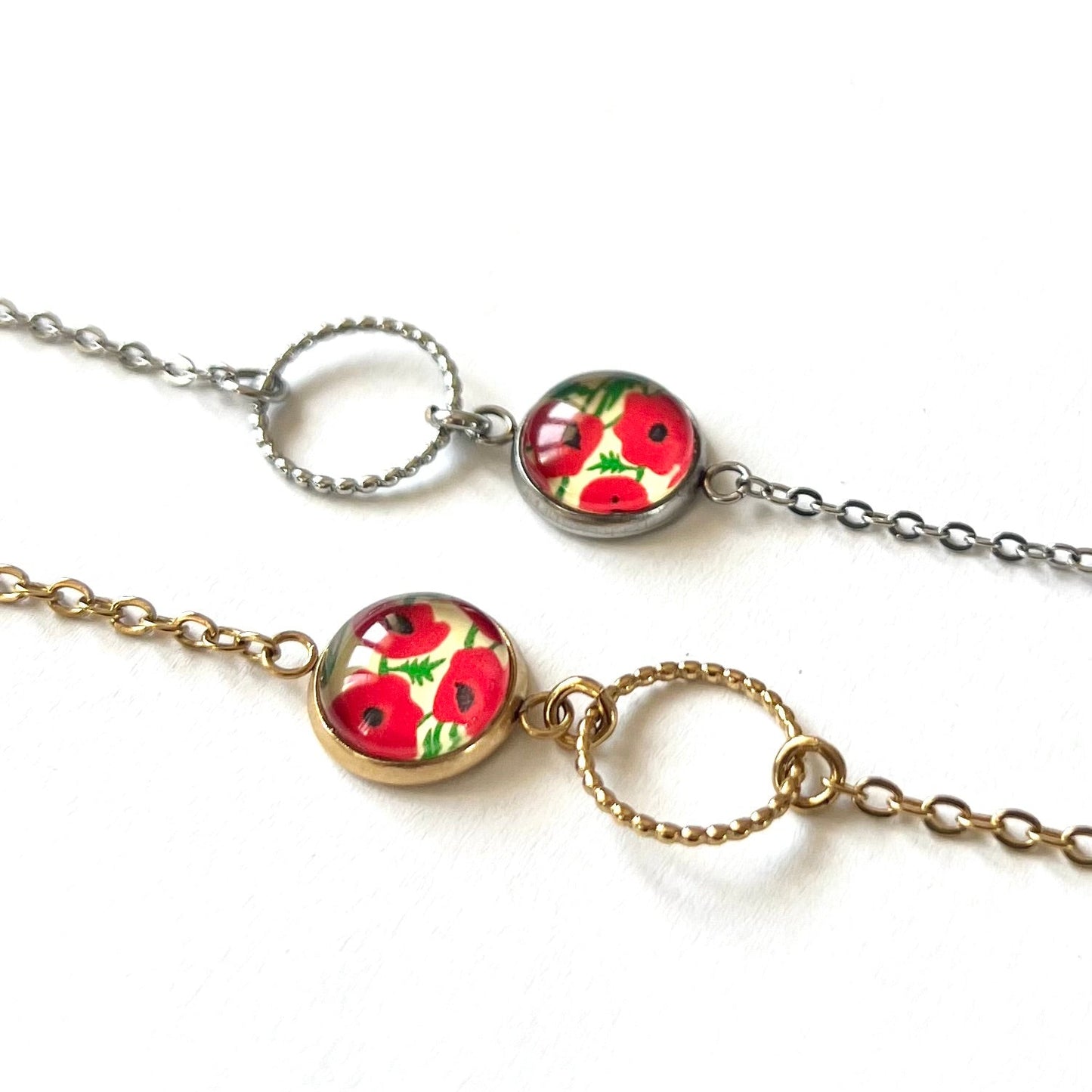 Bracelet fin coquelicots, anneau ciselé, finition dorée ou argentée