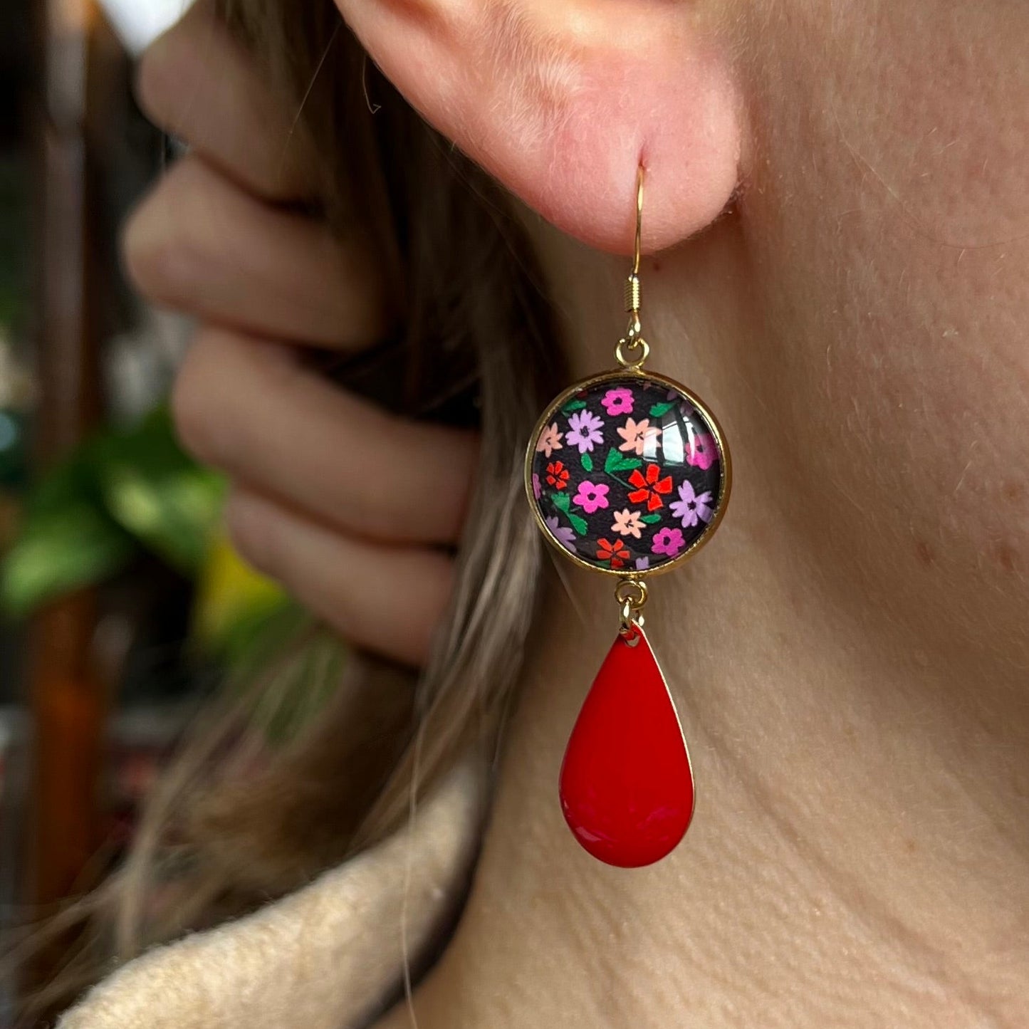 Pink and red Flowers Earrings, red Enamel, Golden or Silver Finish