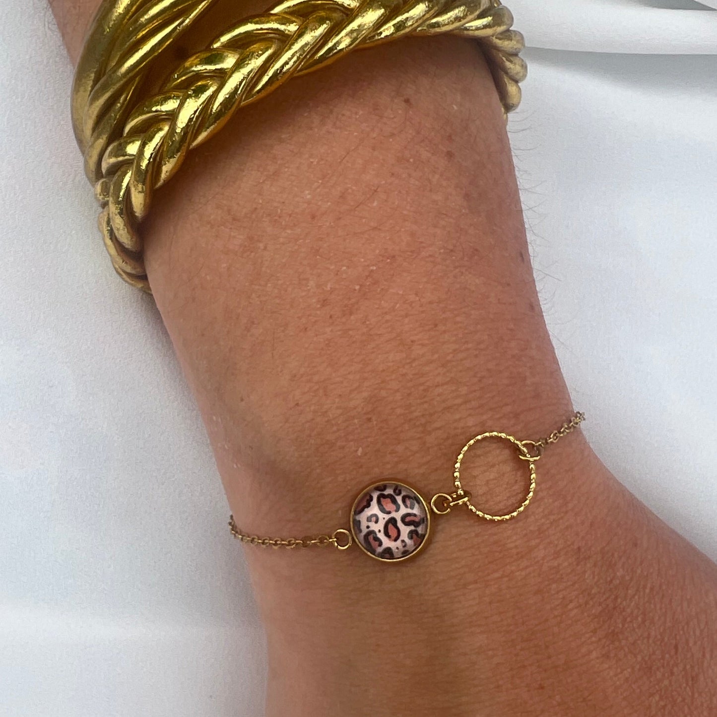 Minimalist leopard print bracelet, Golden or Silver Finish