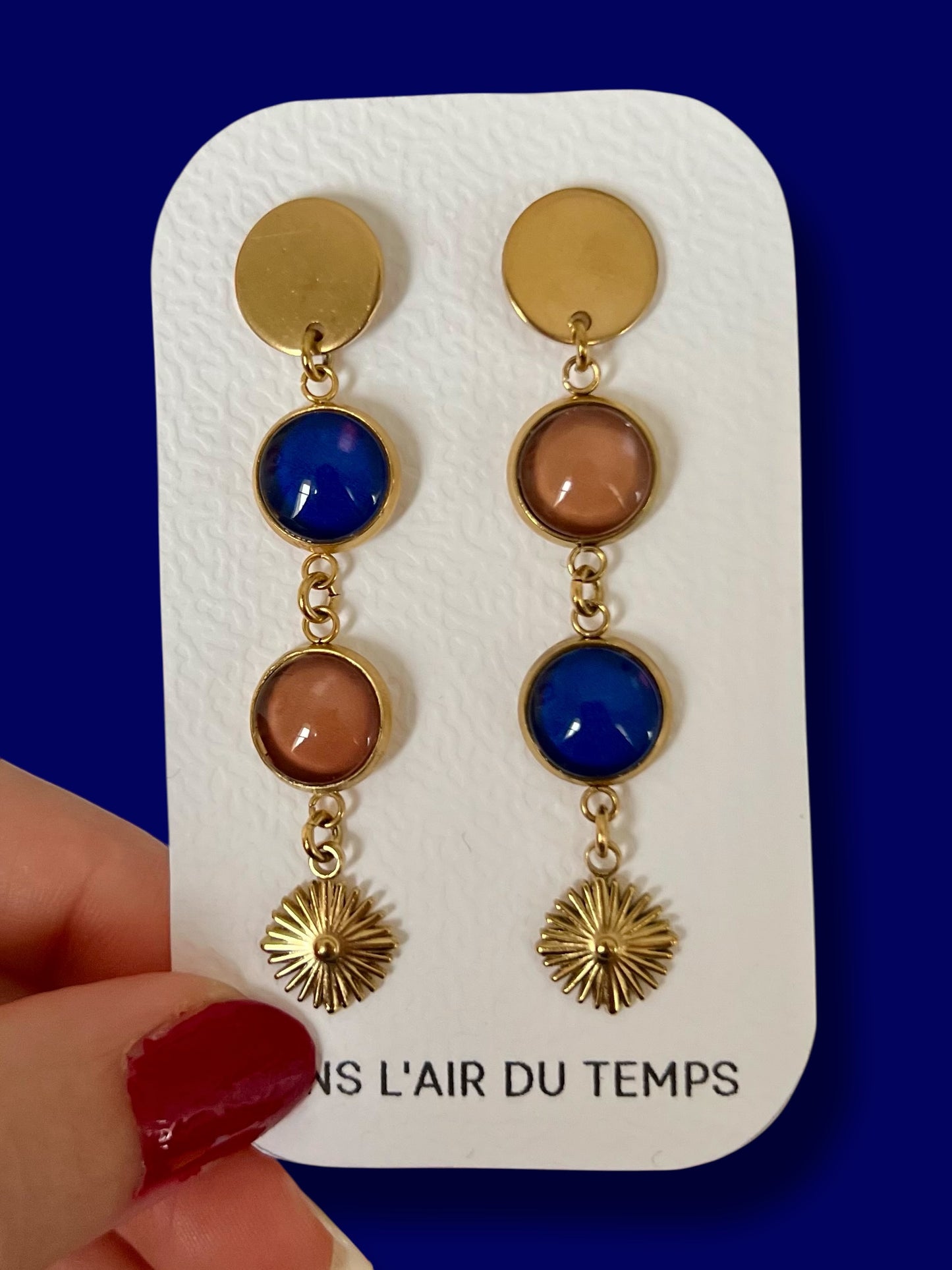 Boucles d'oreilles fines camel et bleu marine