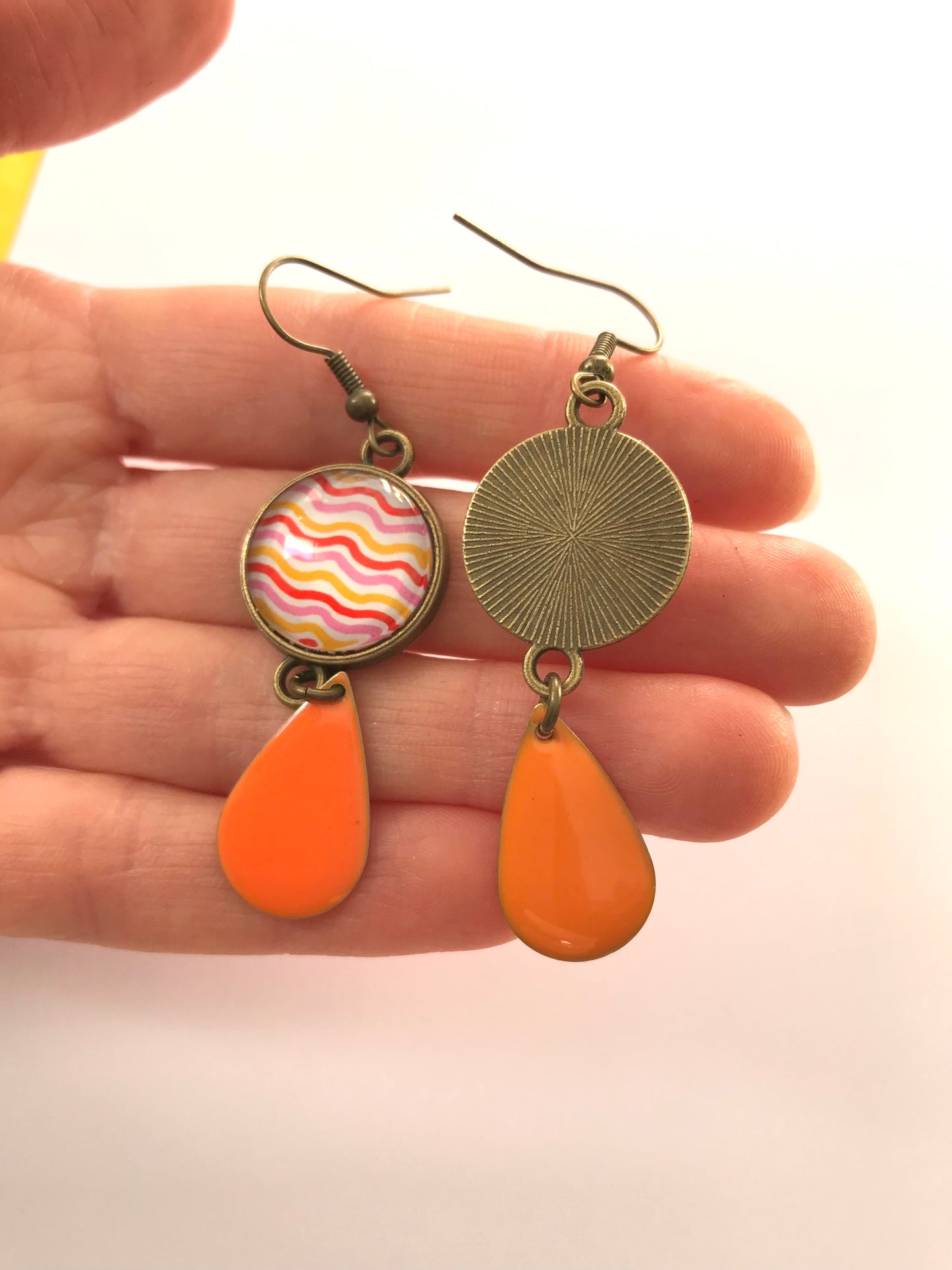 Boucles d'Oreilles Vagues Roses, Oranges et Rouges 70's