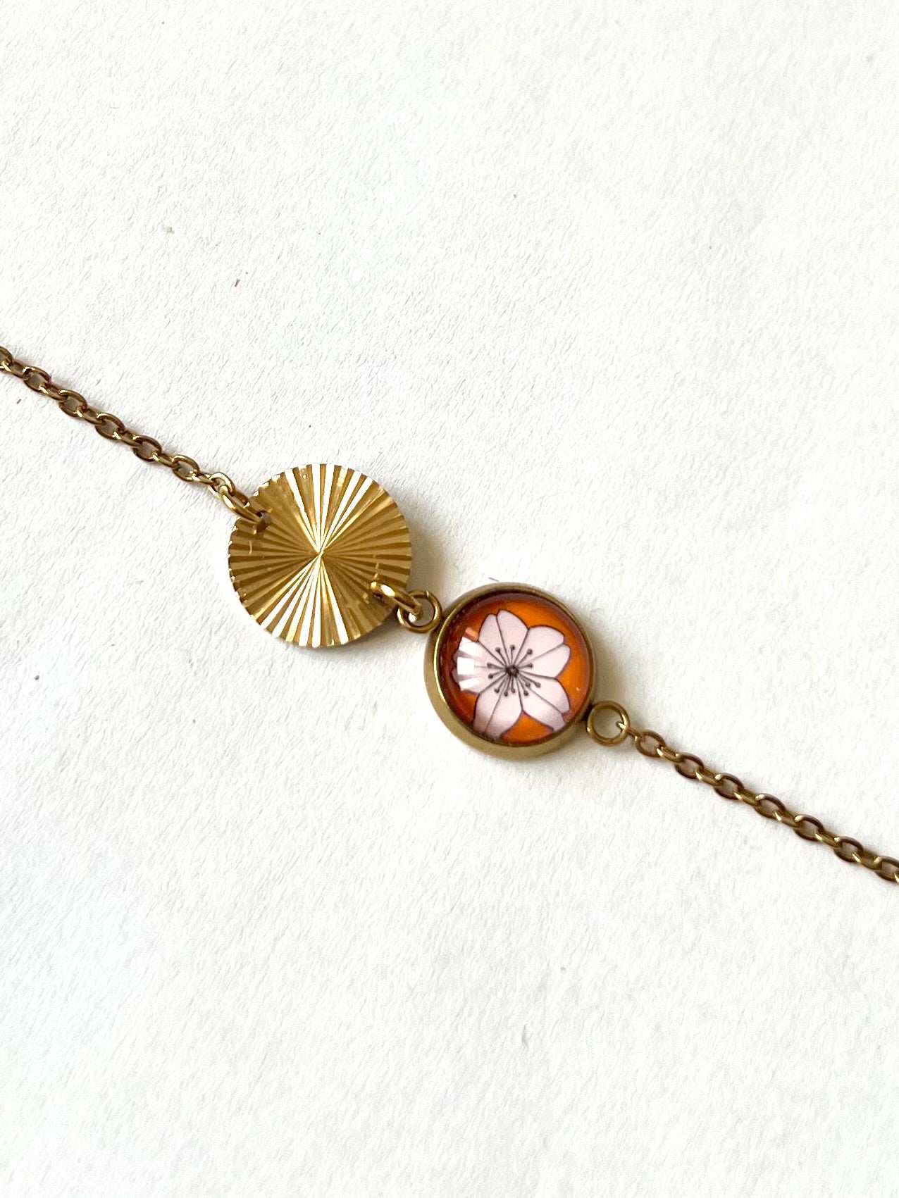 Bracelet fin fleur de sakura orange et rose, finition dorée ou argentée