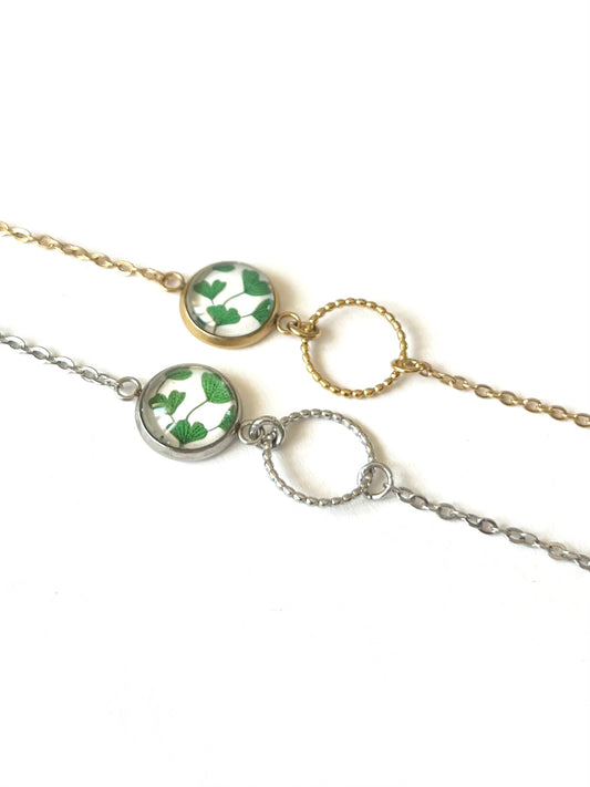 Bracelet fin ginkgo vert, anneau ciselé, finition dorée ou argentée