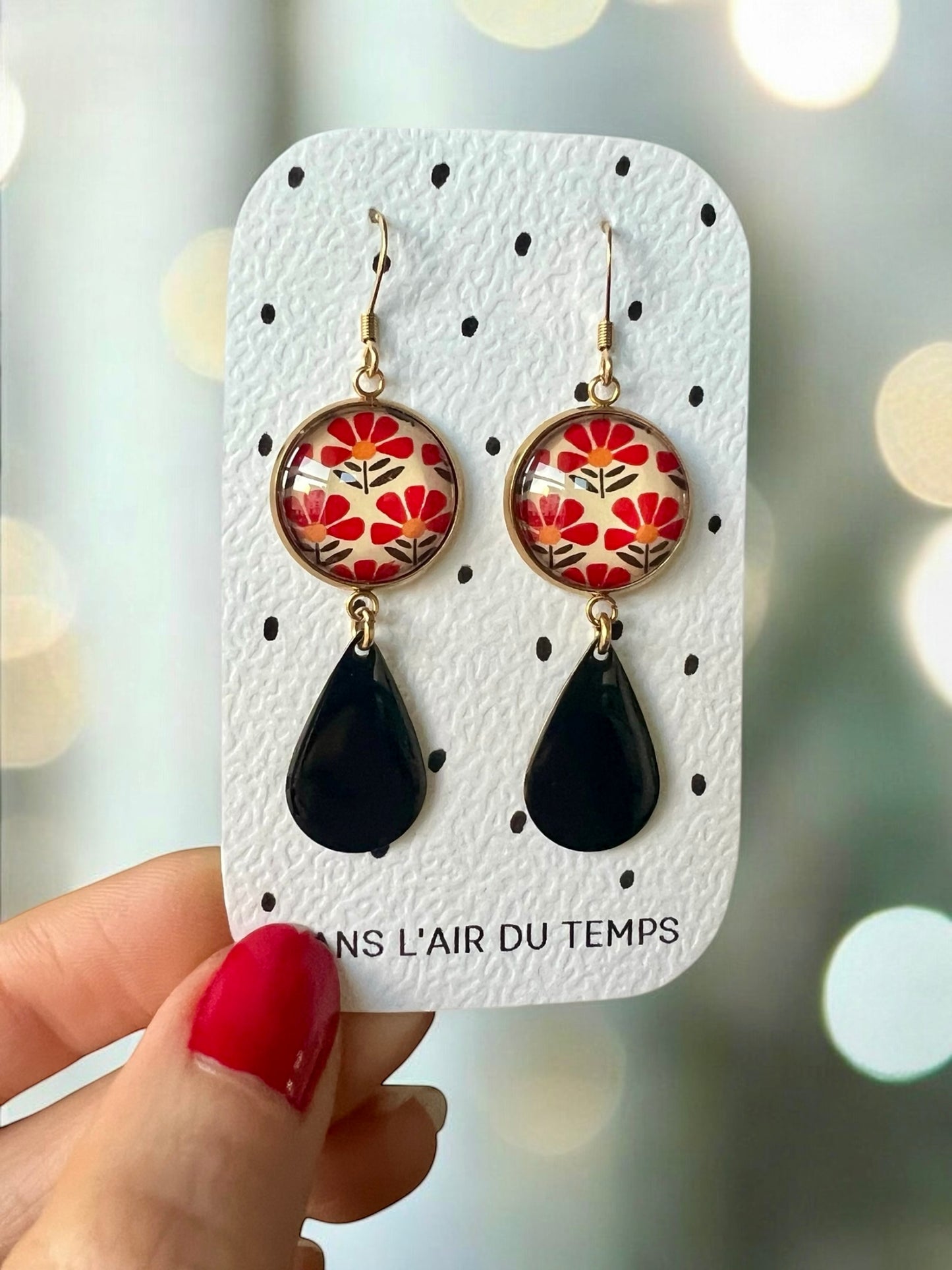 BOUCLES D'OREILLES pendantes fleurs rouges japonaises, émail noir, finition dorée ou argentée