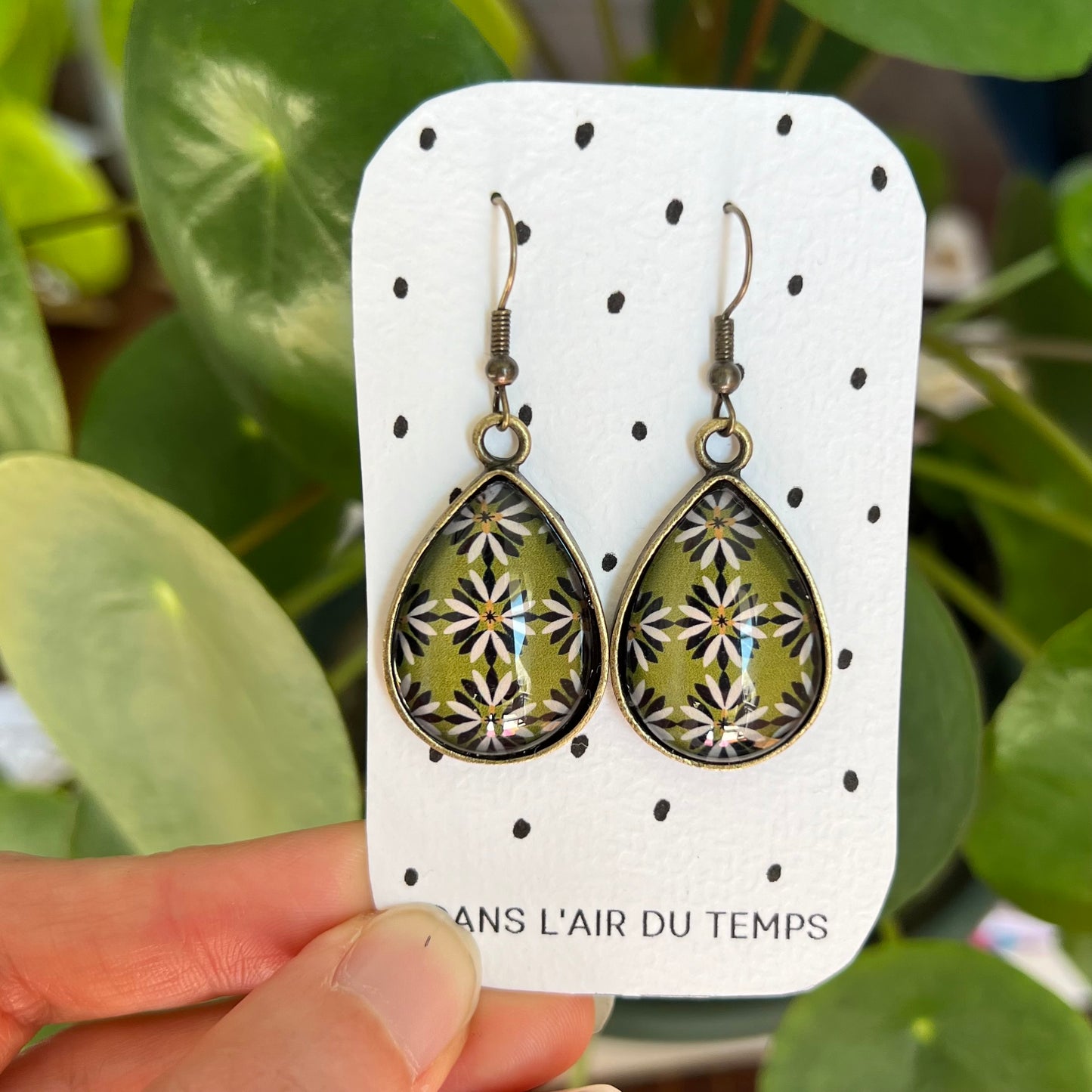 Green and beige Teardrop earrings 