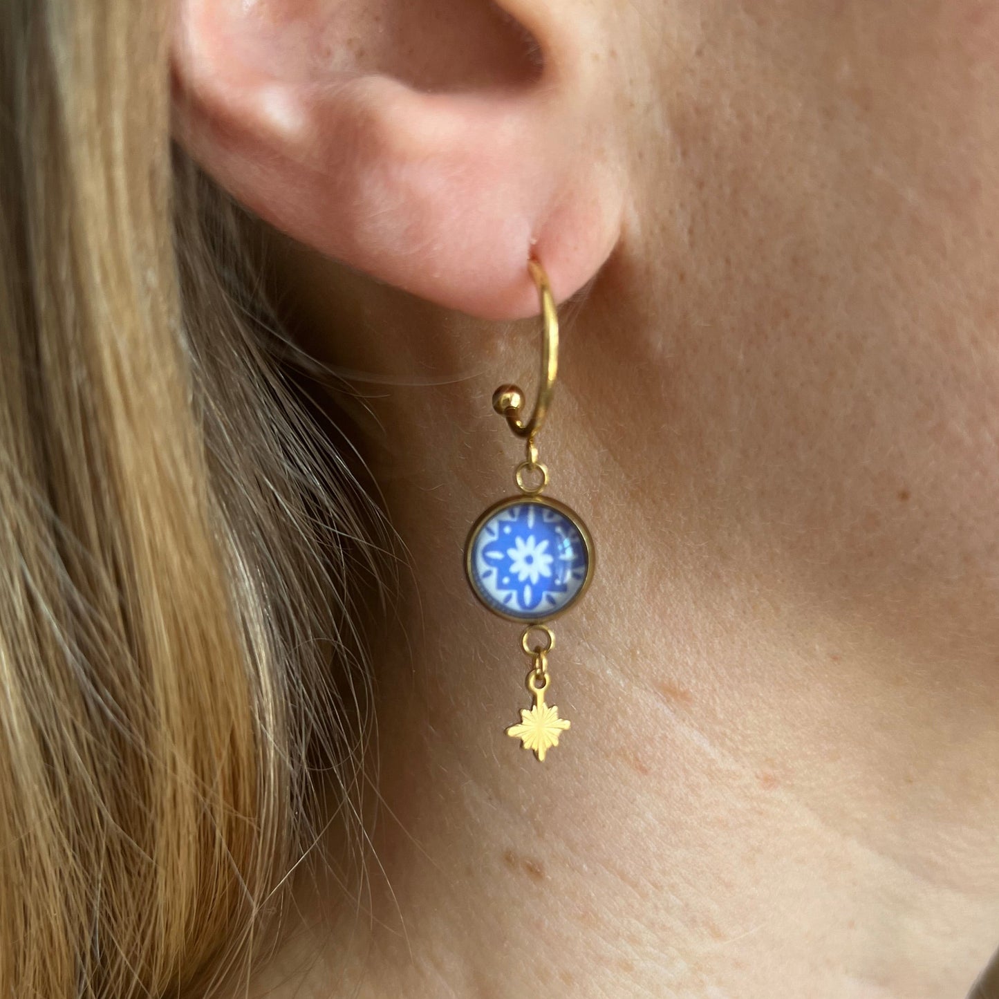 Mini Créoles Mandala bleue et blanche