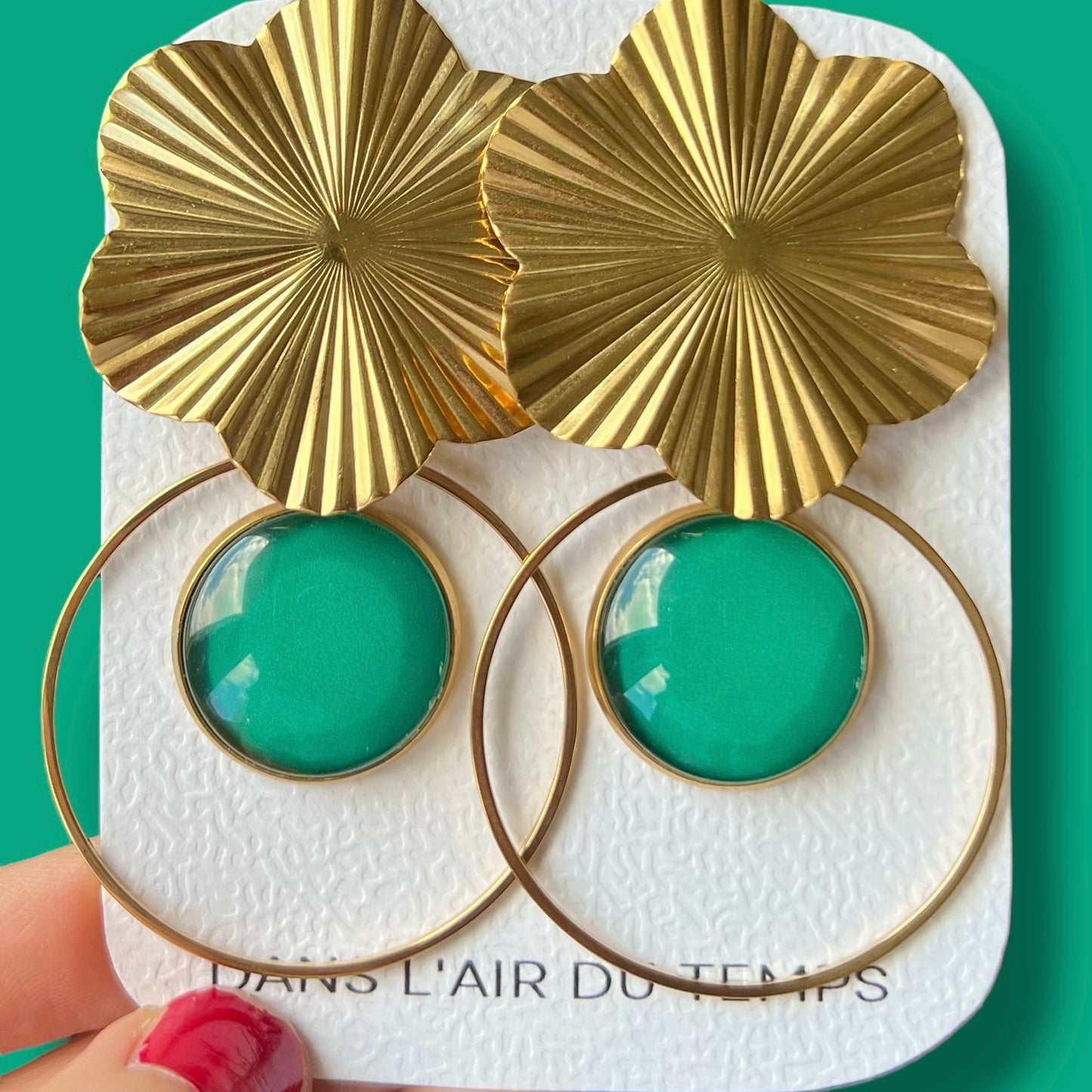 Large emerald green Earrings, Golden Finish