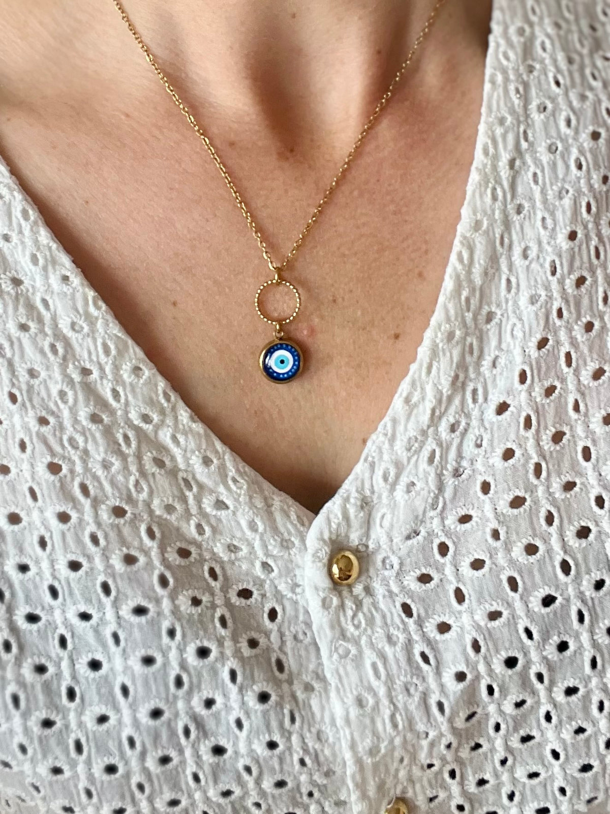 Collier fin oeil de protection