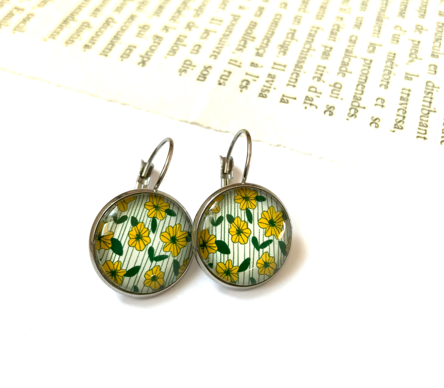 Boucles d'Oreilles Dormeuses Fleurs Jaune