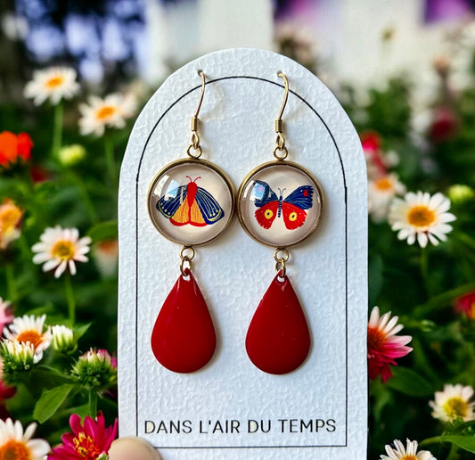 BOUCLES D'OREILLES dorées/ argentées pendantes papillons dépareillés