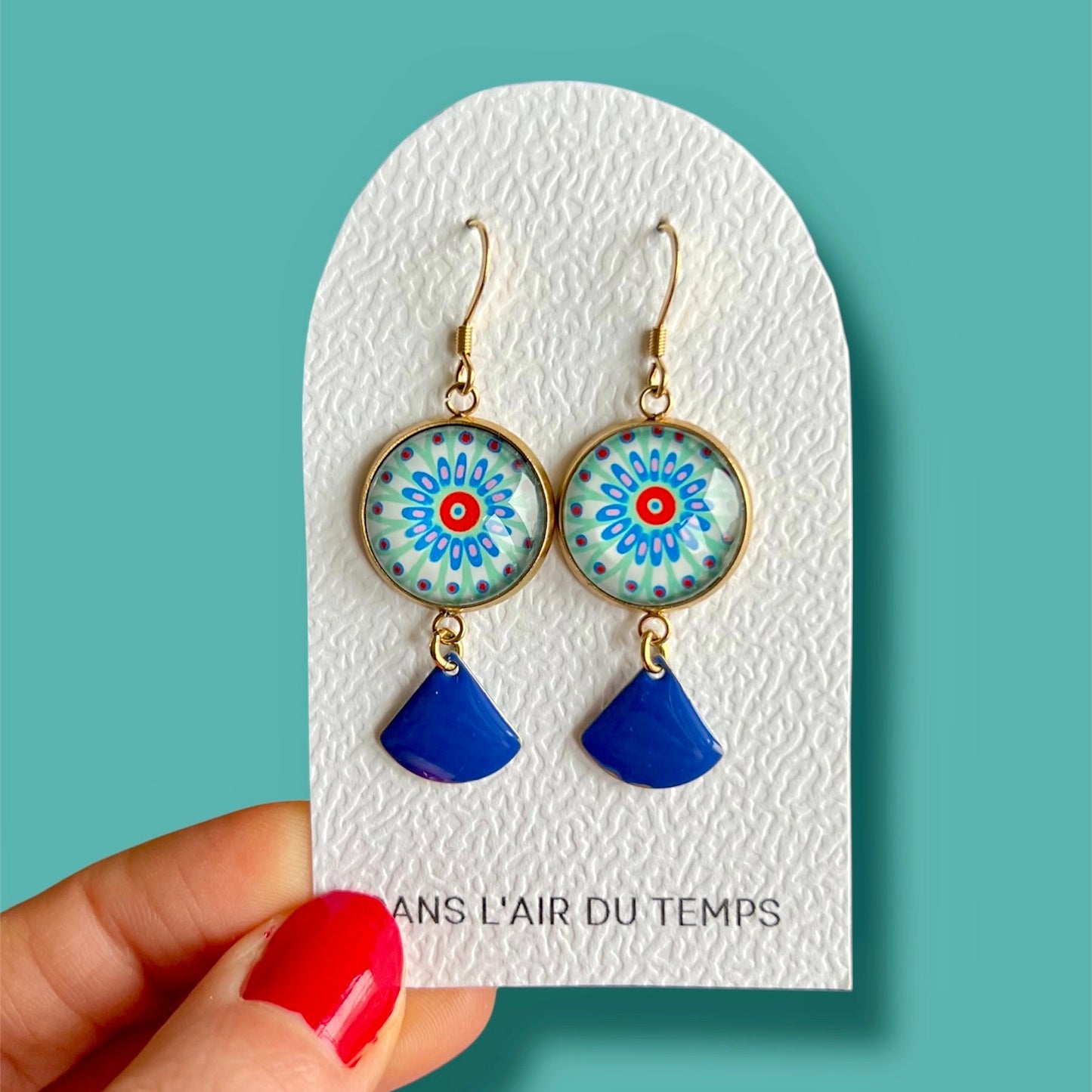 BOUCLES D'OREILLES pendantes mandala bleu, finition dorée ou argentée