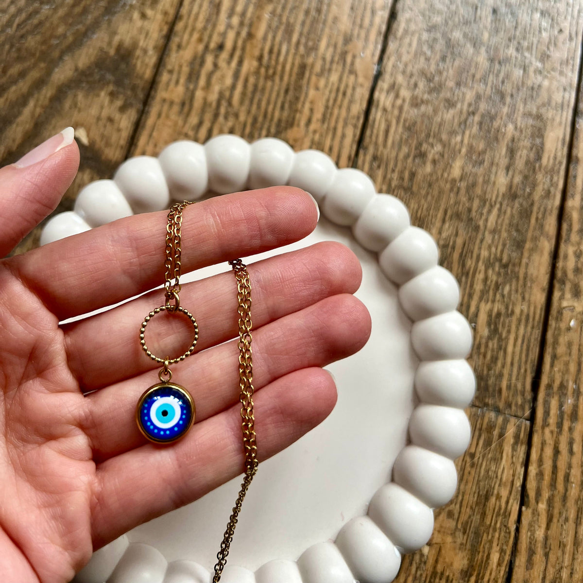 Collier fin oeil de protection
