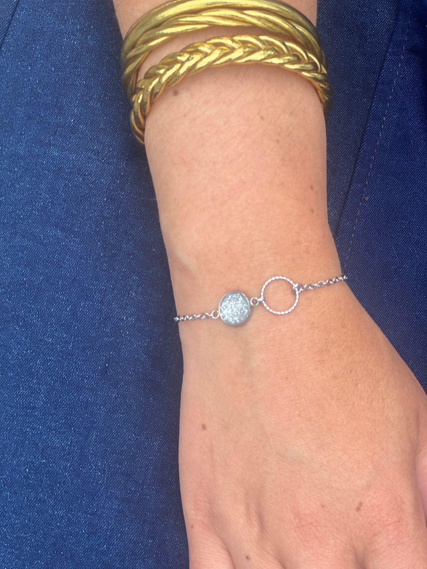 Bracelet Fin Paillettes Argentées, anneau ciselé en Acier Inoxydable