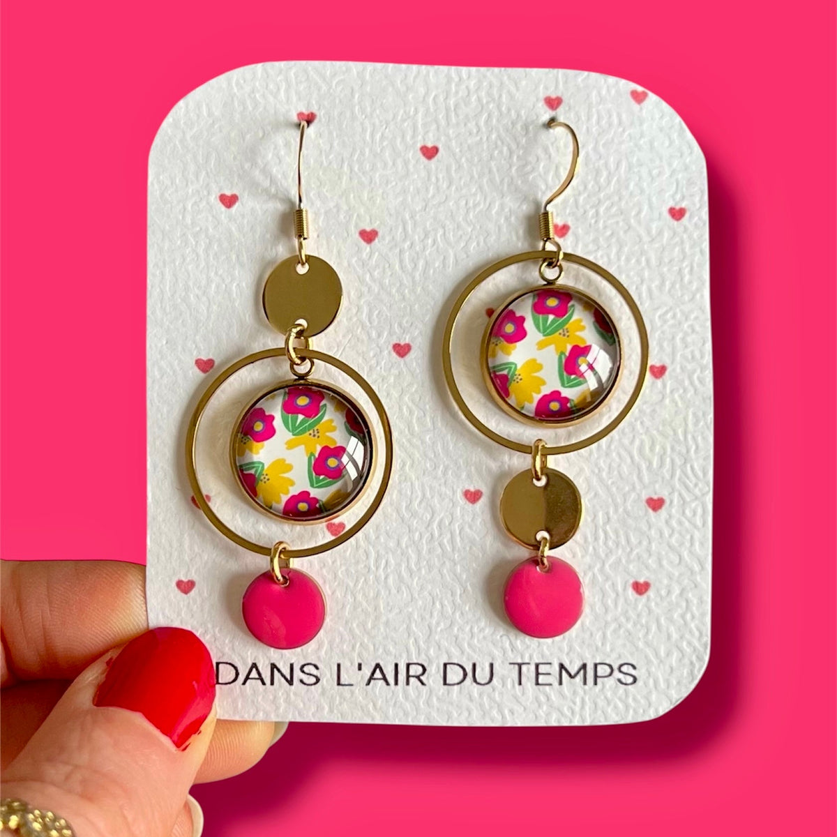 Boucles florales roses et jaunes
