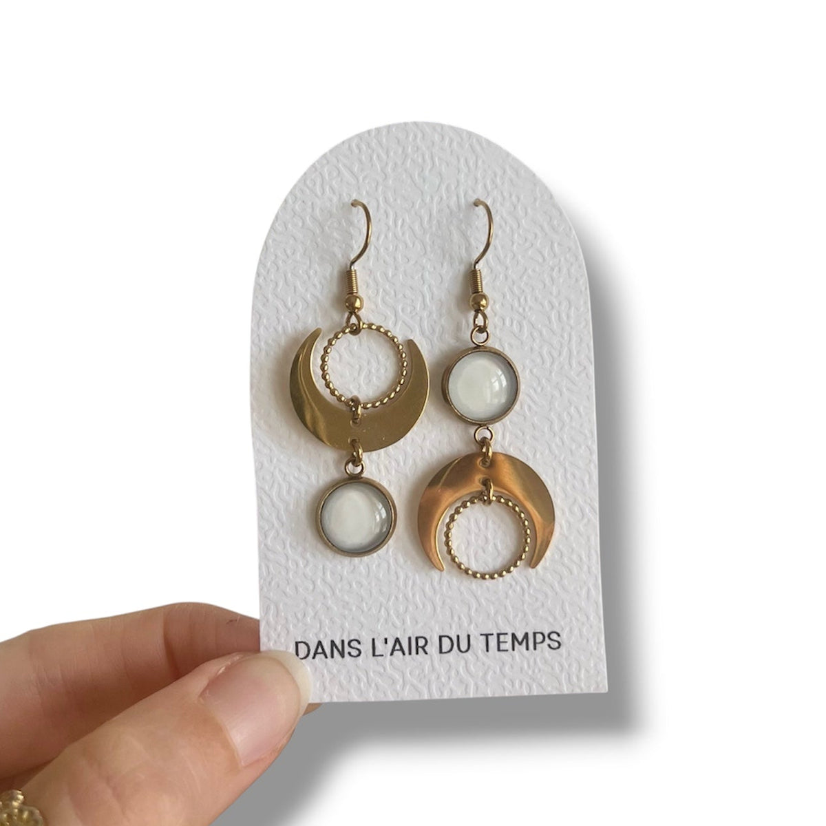 boucles_asymétriques_lunes_beiges