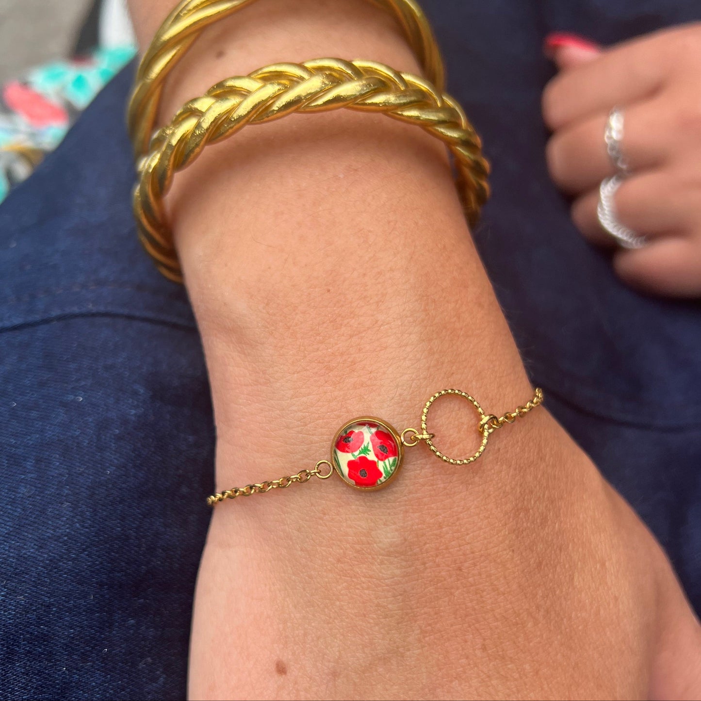 bracelet doré coquelicots rouges