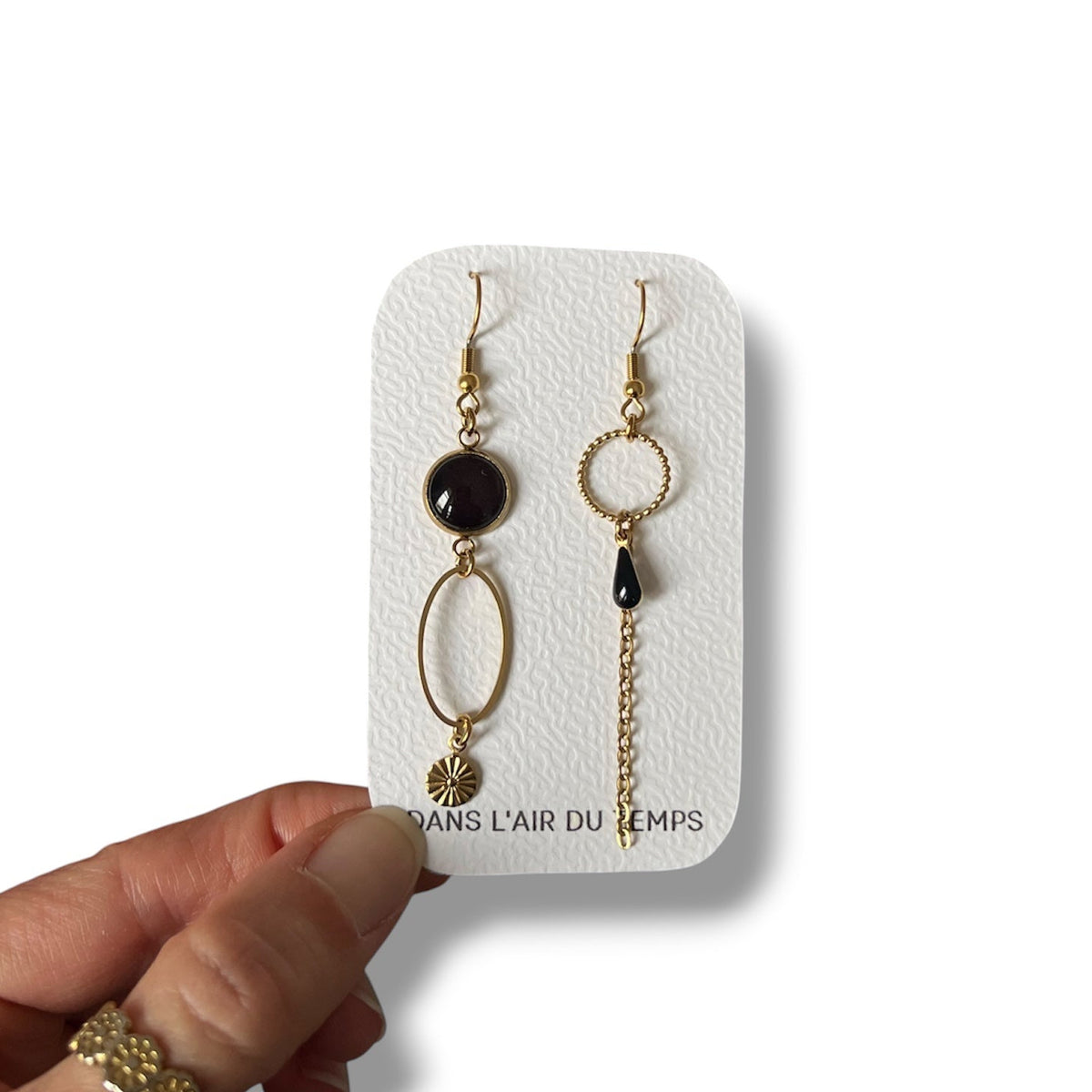 Boucles d'oreilles asymétriques ovales noires