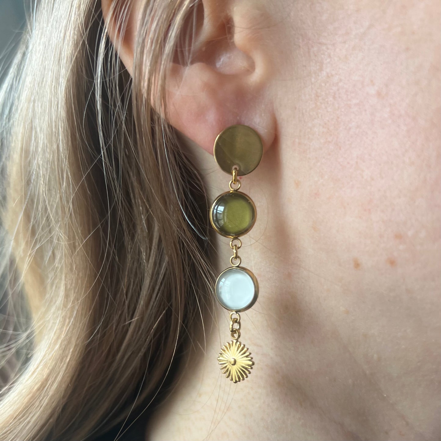 Boucles d'oreilles fines kaki et beiges