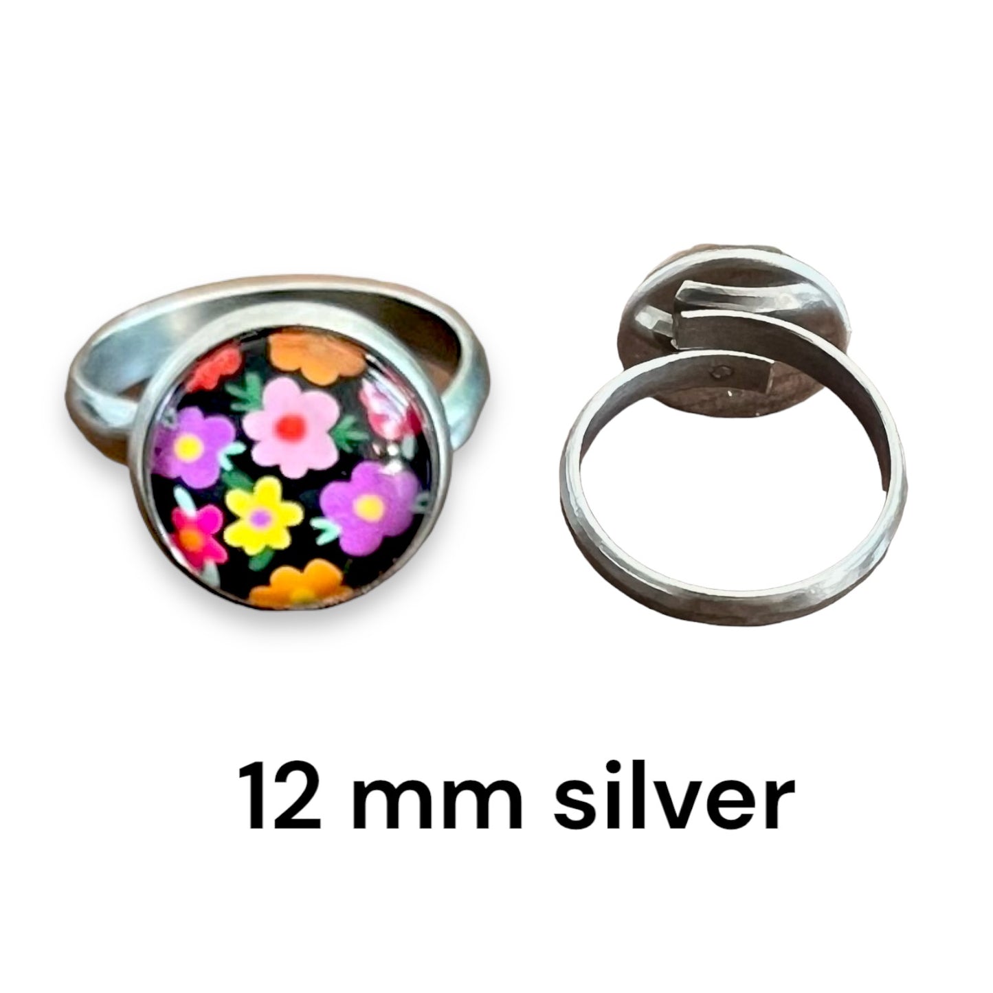 Bague dorée Fleurs multicolores sur fond noir