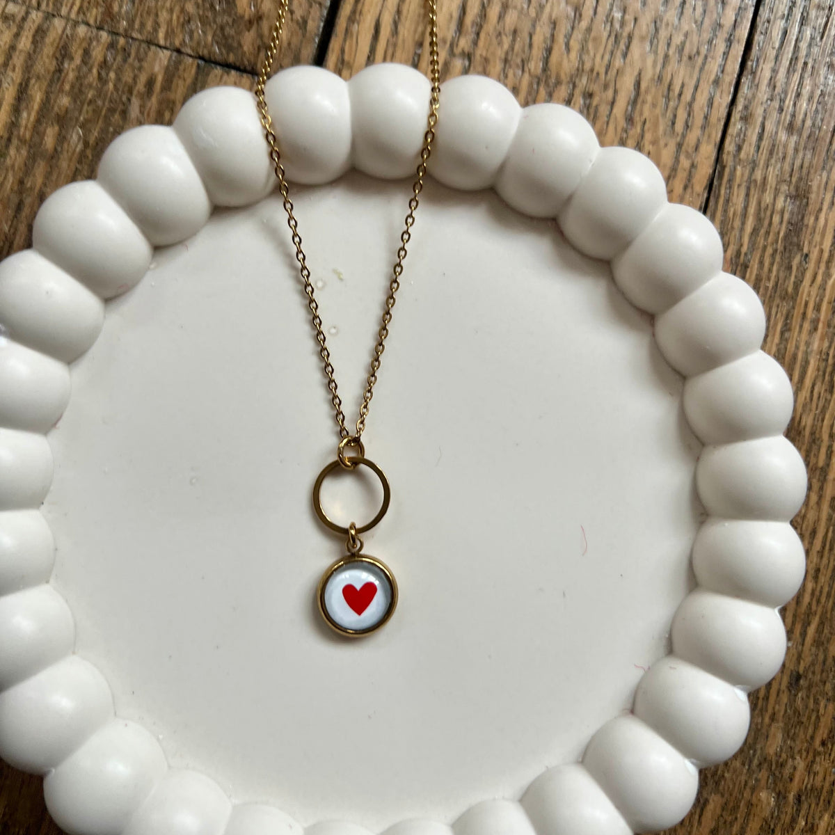 Collier délicat coeur rouge
