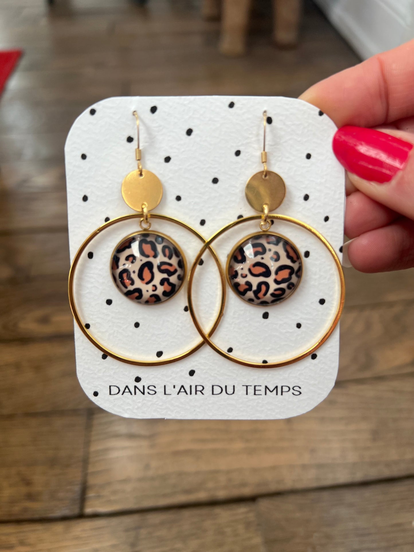 Boucles d'oreilles créoles dorées ou argentées motif léopard