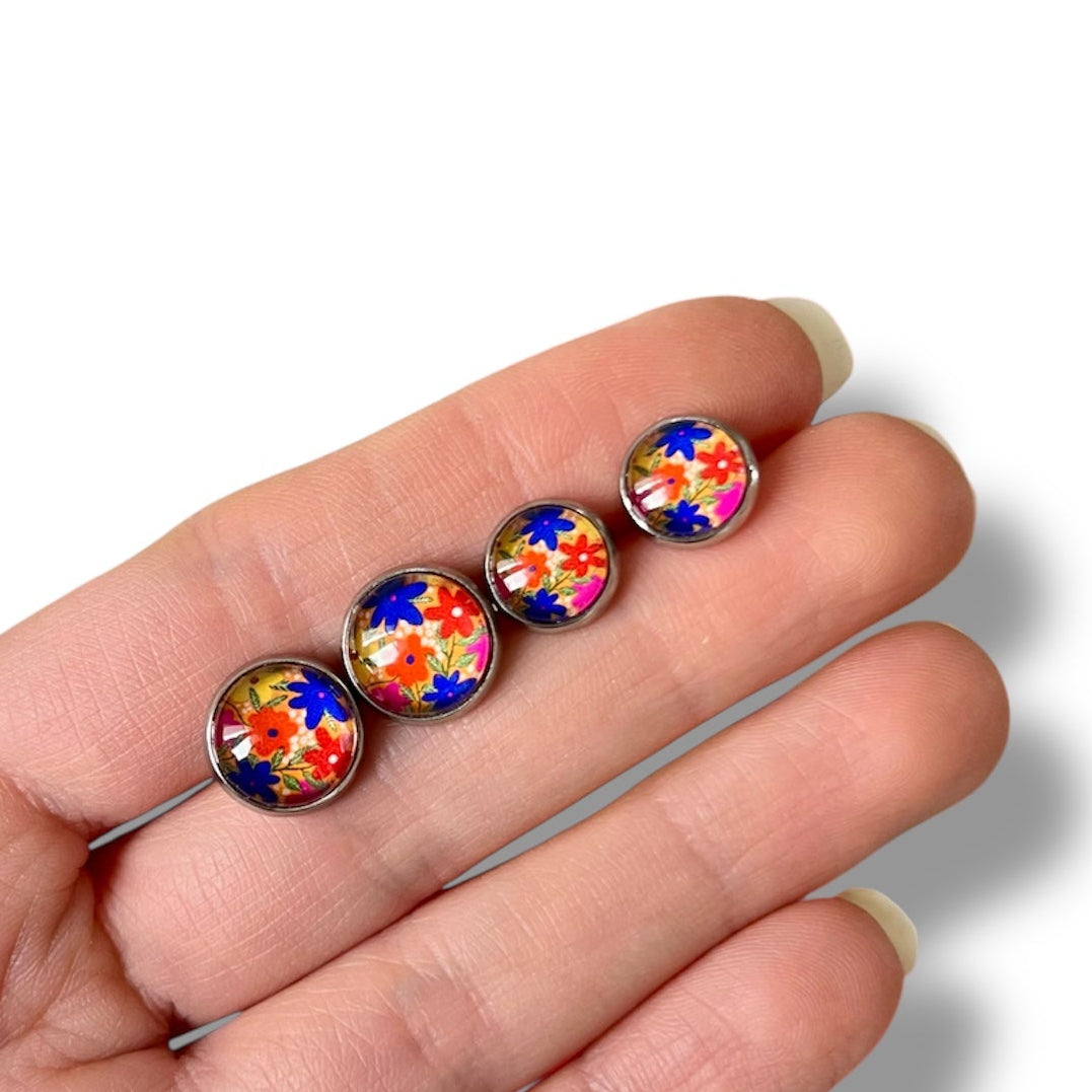 Puces d'Oreilles Mère Fille / "Telle mère, Telle Fille" fleurs multicolores fond jaune