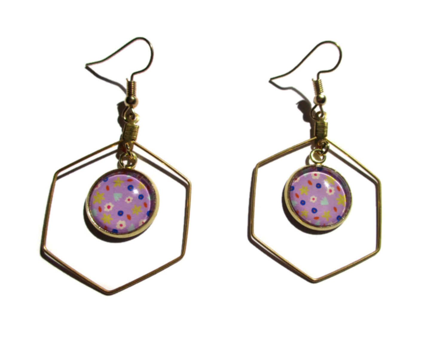 Boucles d'oreilles acier inoxydable doré, Boucles hexagones petites fleurs violettes