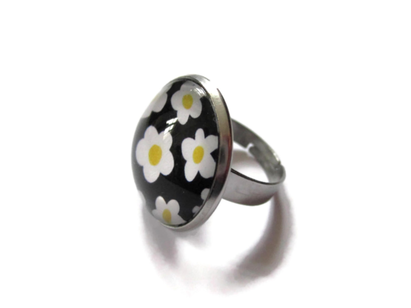 Bague Fleurs Blanches rétro fond noir