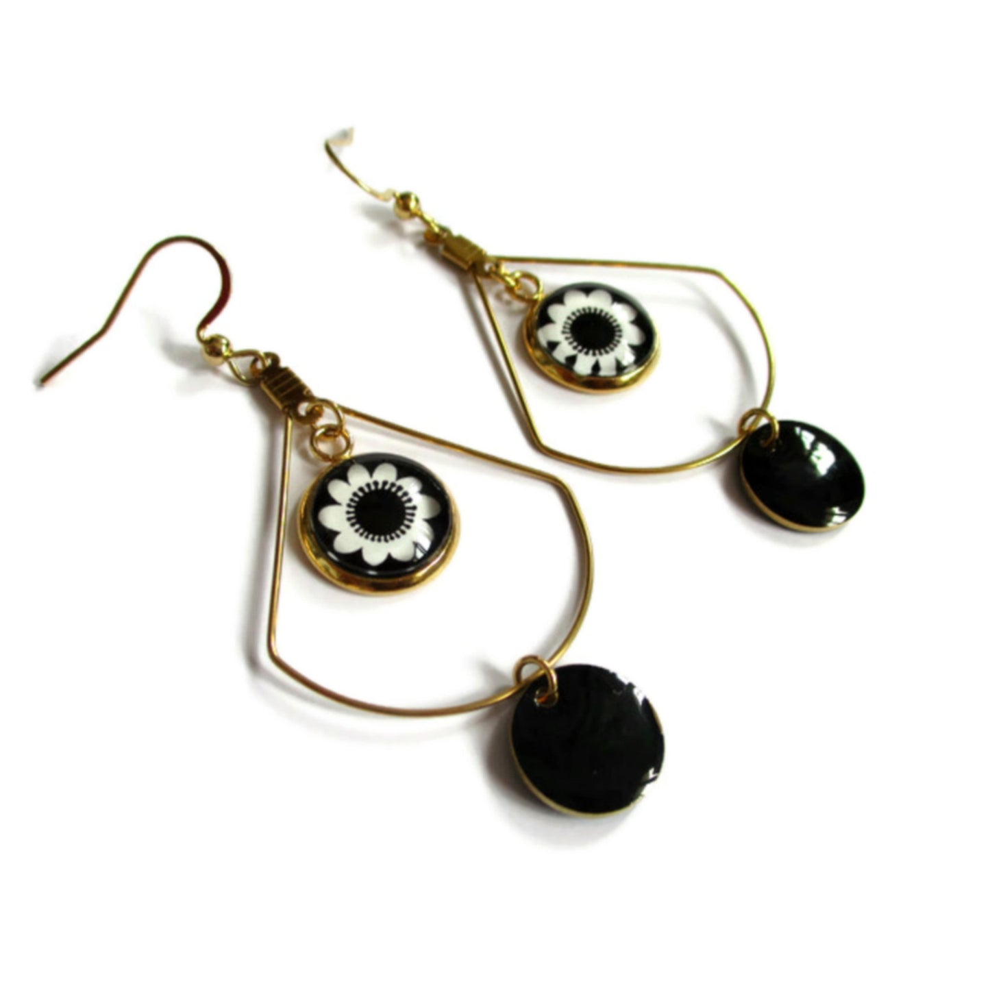 Boucles d'oreilles fleur noire et blanche pampille noire