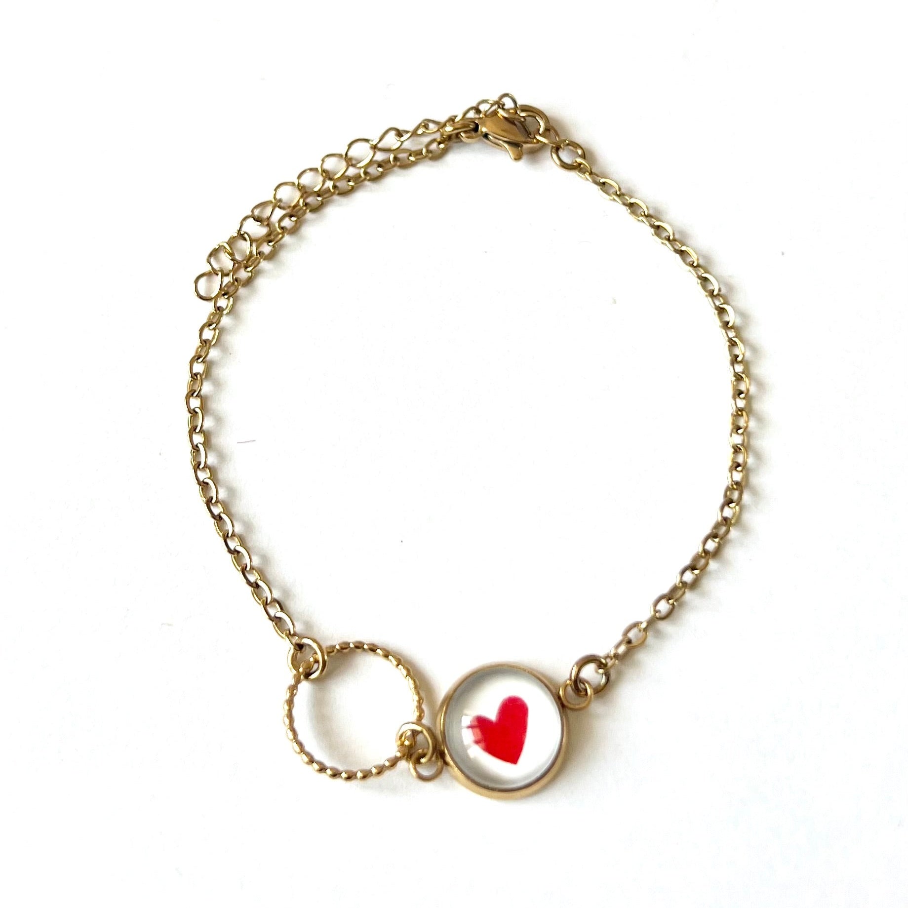 bracelet petit coeur rouge