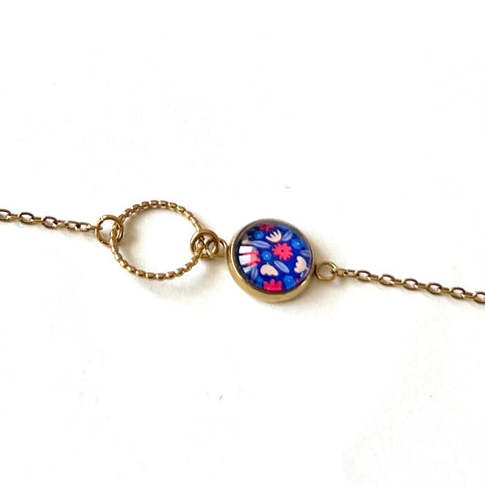 bracelet fleurs bleues et rouges