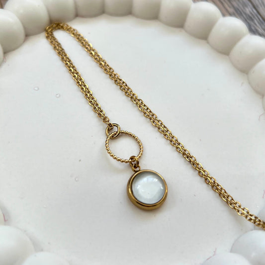 collier beige en acier inoxydable