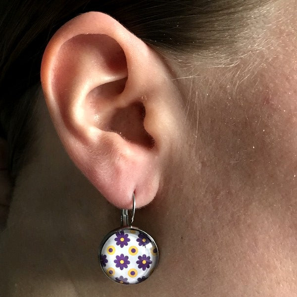 Boucles d'Oreilles Dormeuses Fleurs Violettes et Jaunes