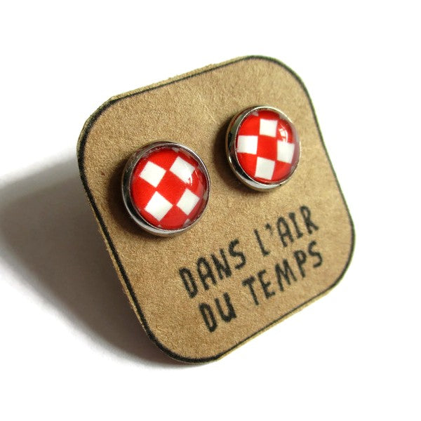 Red and white squares stud earrings