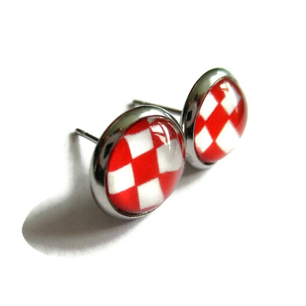 Red and white squares stud earrings