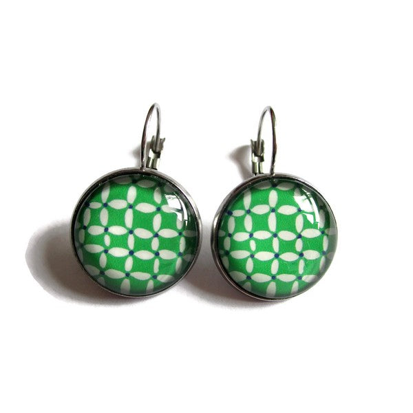 Boucles d'Oreilles Dormeuses Motif Géométrique Vert et Blanc