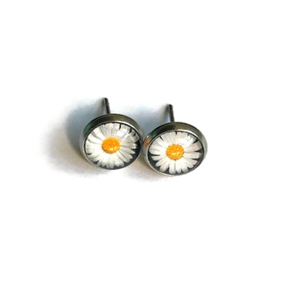 Daisies Kids Stud Earrings / "Je t'aime, un peu, beaucoup, à la folie "