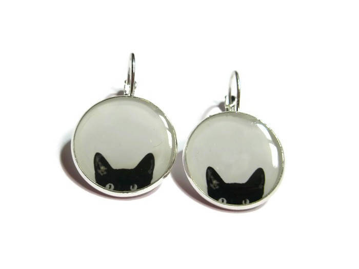 Peeking cat earrings