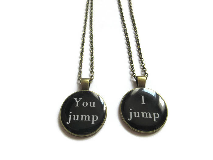 2 Colliers You Jump I Jump