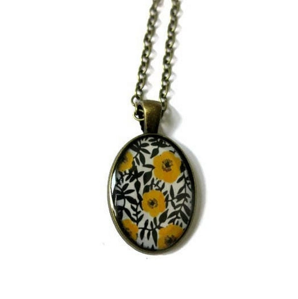 Collier Ovale Motif Fleurs Jaune Moutarde