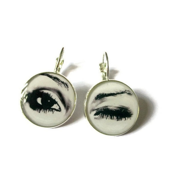 Boucles d'Oreilles Dormeuses Yeux Dépareillés