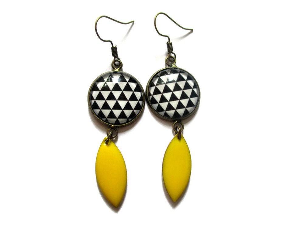 Boucles d'Oreilles Triangles Noirs et Blancs, émail Jaune