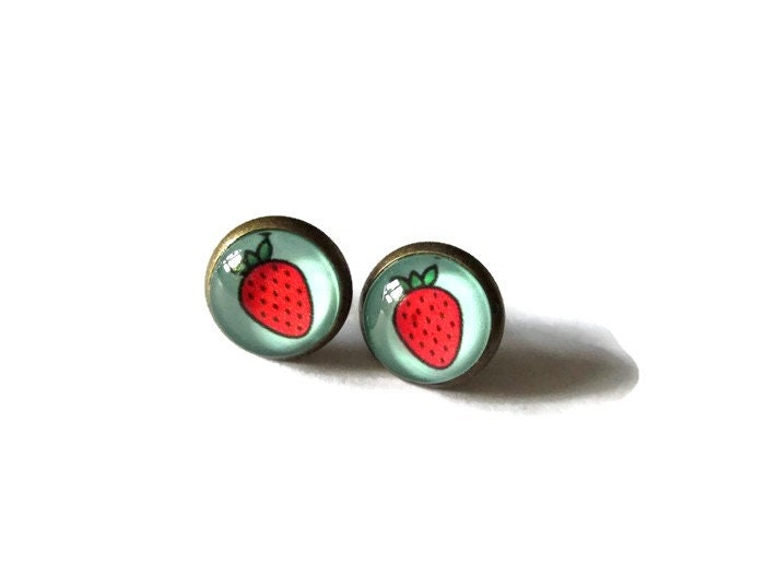 Strawberry Stud Earrings / "Une envie de fraises"